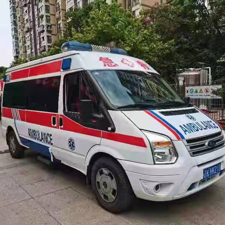 德保长途救护车护送病人返乡